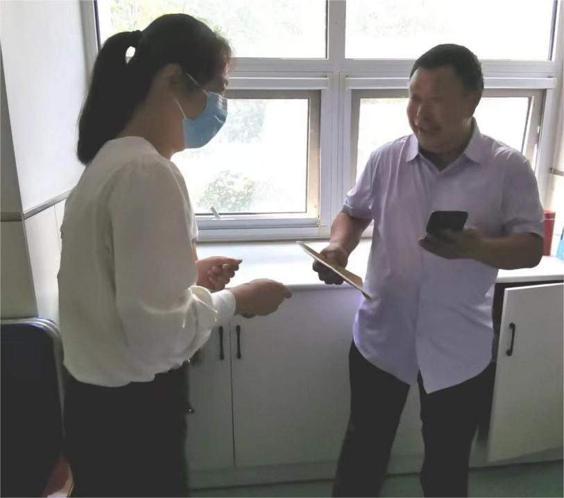 真情慰問(wèn)暖人心，擇立集團(tuán)探望員工住院家屬