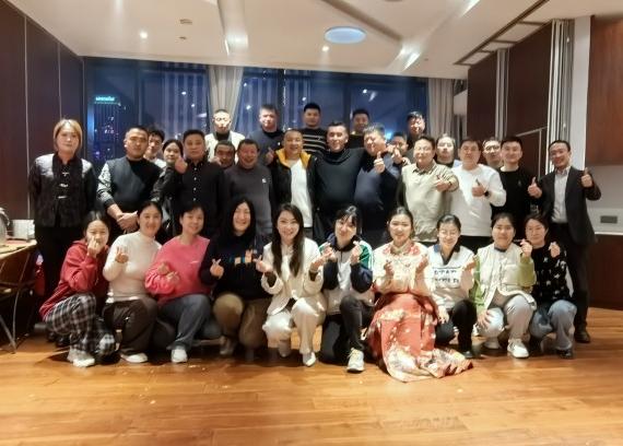 為夢(mèng)想-不止步，山東擇立集團(tuán)2025年會(huì)盛典圓滿(mǎn)落幕